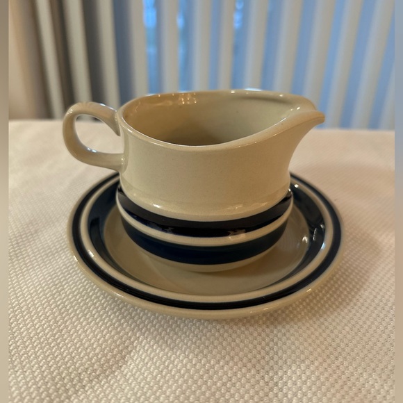 VTG ESTATE Creamer Blue Ceramic Gravy Boat with Saucer - Picture 2 of 10